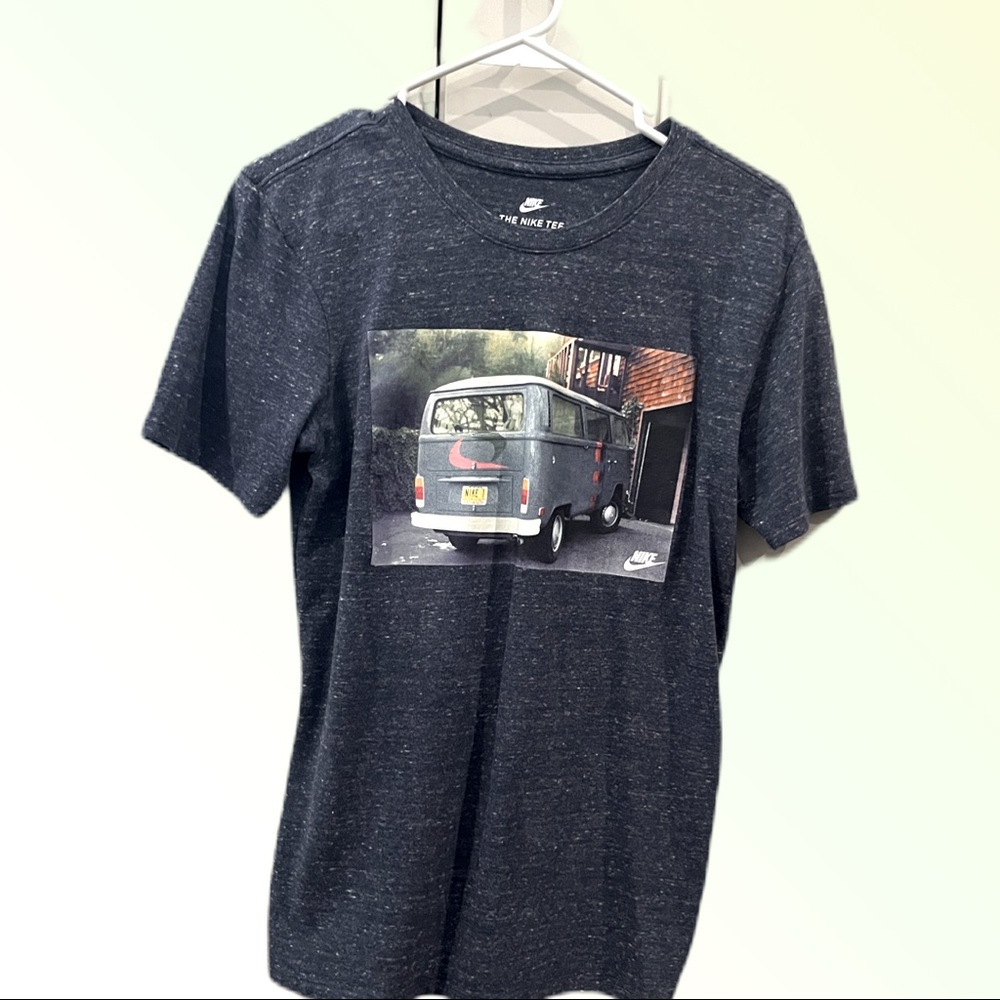 Small Nike Graphic Tee | Athletic Cut
